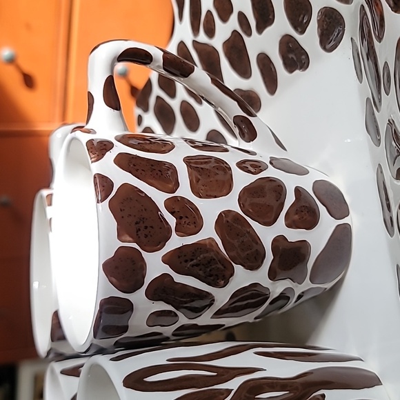 Laurie Gates Mugs and Tray Set - Picture 2 of 7